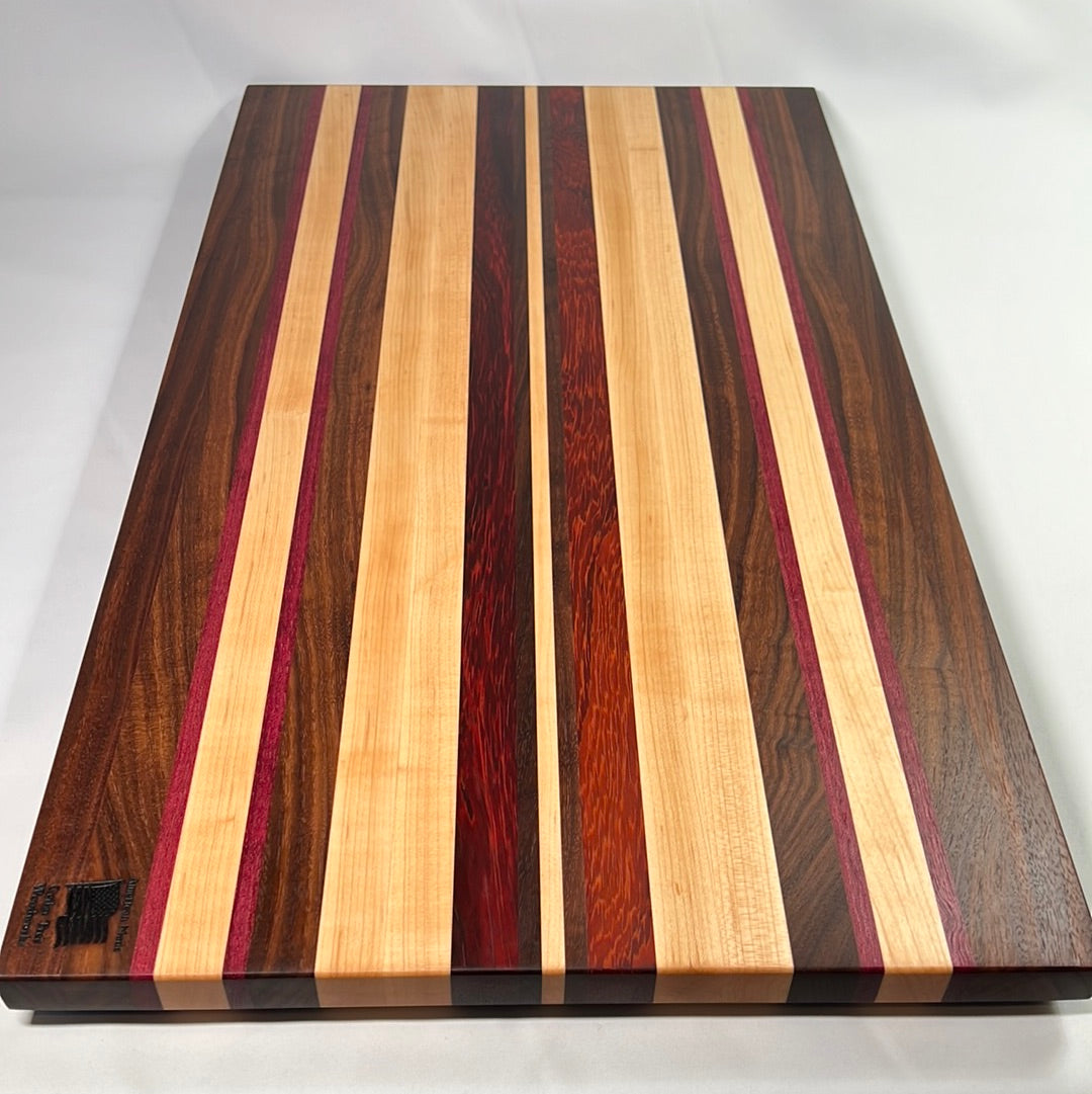 Edge Grain Cutting Board - Maple & Walnut – Chipdog Woodworking